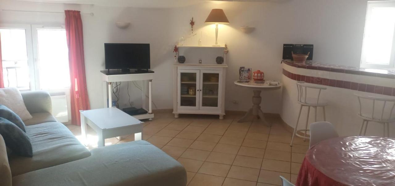 לורג Duplex De Charme Avec Terrasse Au Coeur Du Village מראה חיצוני תמונה